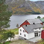 8 Person In Snillfjord-by Traum *