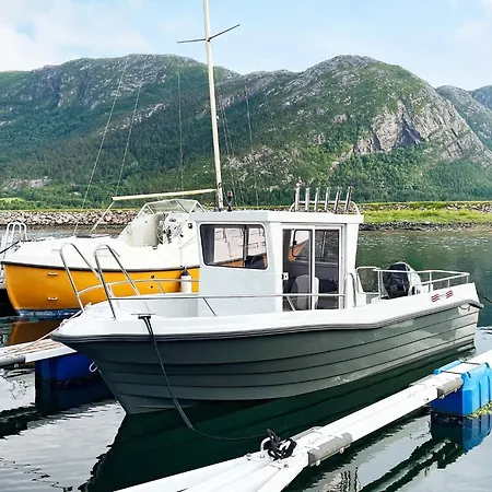 8 Person In Snillfjord-by Traum Snillfjord