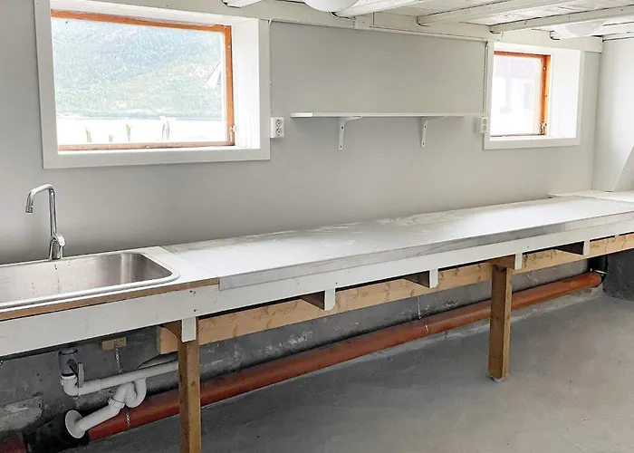 8 Person In Snillfjord-by Traum * Snillfjord