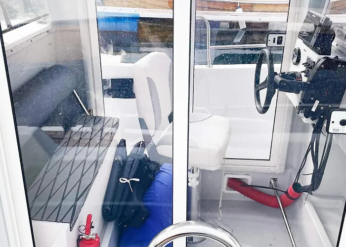 8 Person In Snillfjord-by Traum * Snillfjord